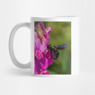 Giant bee Mug